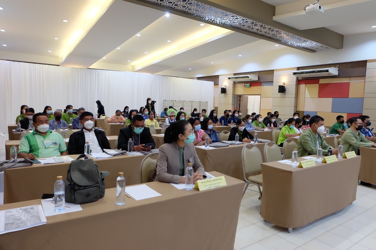 title - ผู้ตรวจราชการกรม เป็นประธานเปิดโครงการสัมมนาเชิงปฏิบัติการการกำหนดแนวทางการพัฒนาเกษตรกรสู่การเป็นผู้ประกอบการเกษตรในเขตปฏิรูปที่ดิน ณ โรงแรมไม้หอมวิลล่า อำเภอเมืองนครสวรรค์ จังหวัดนครสวรรค์